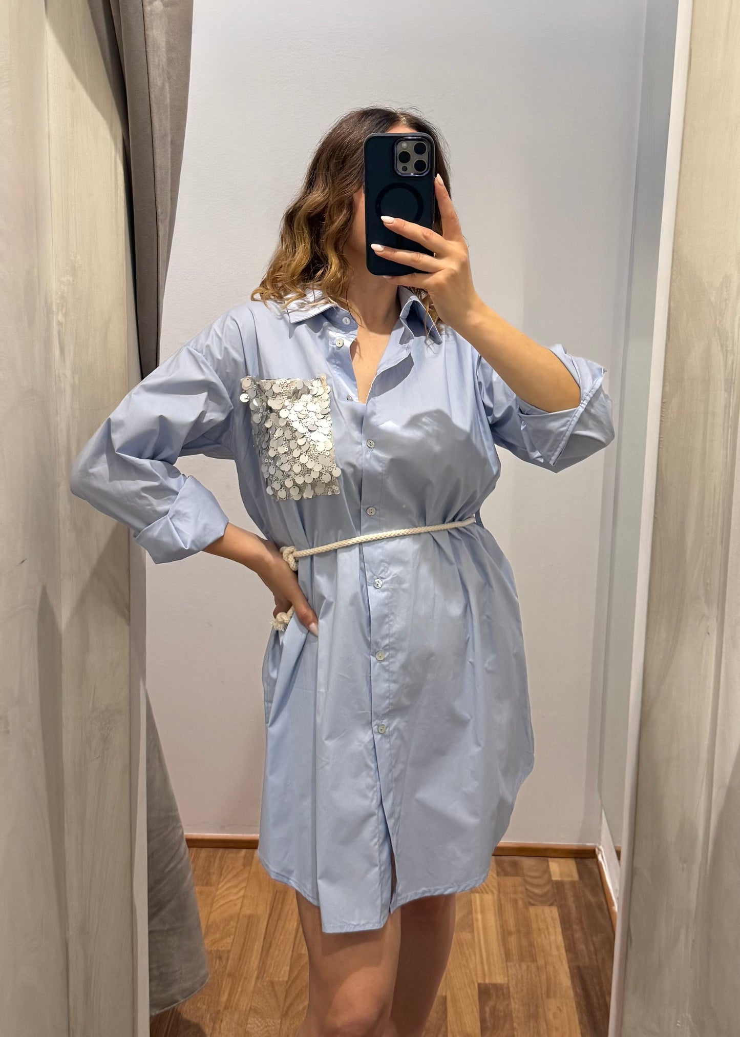Abito Camicia Celeste con Tasca Paillettes - SUSY MIX