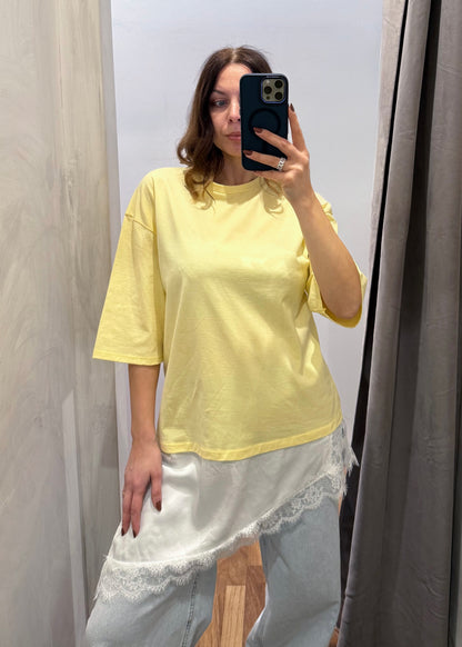 T-shirt Gialla Asimmetrica con Pizzo - SUSY MIX - MARYGIÒ