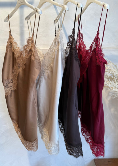 Top Satin Asimmetrico Pizzo | più colori