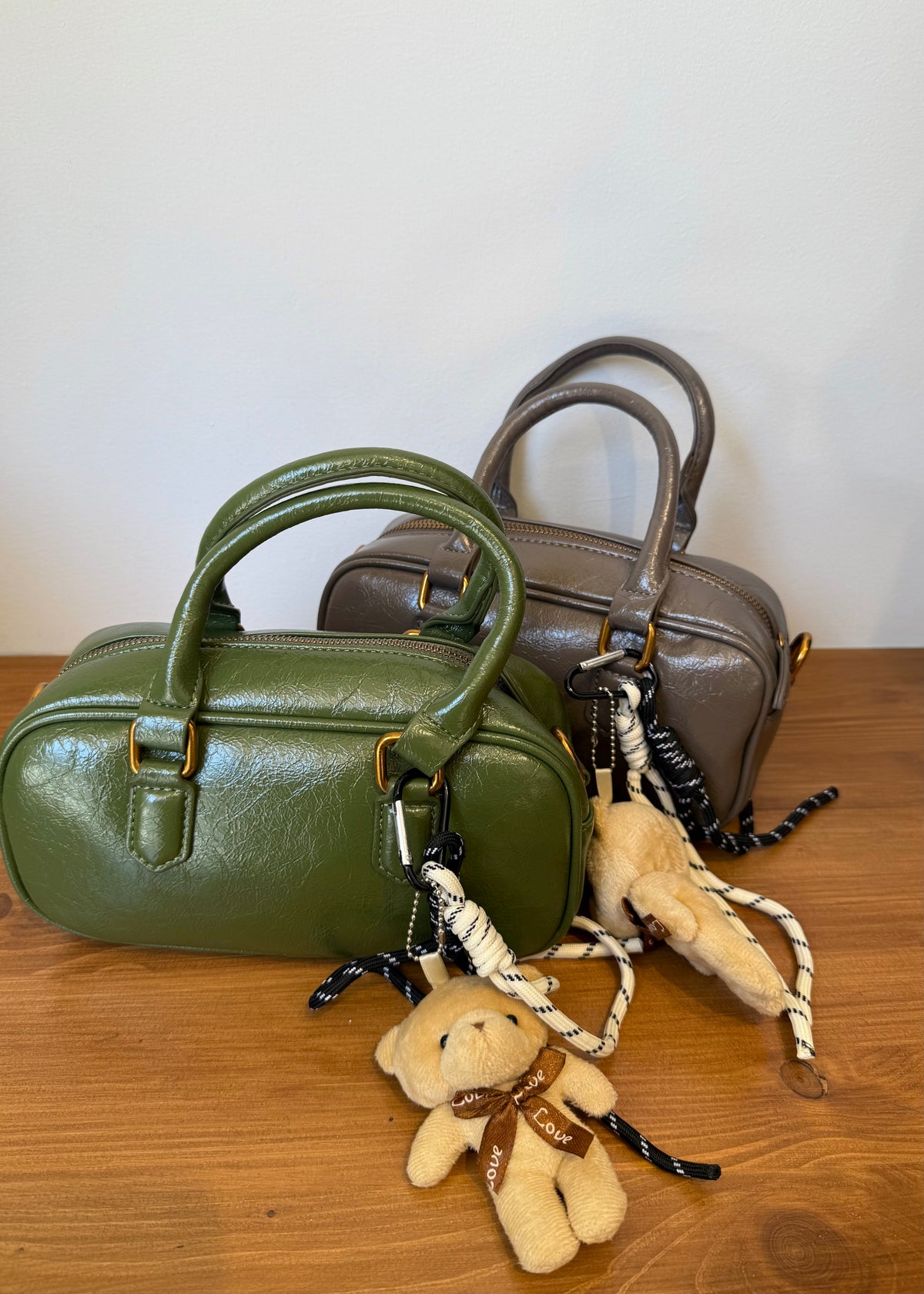 Bauletto ecopelle con ciondolo | più colori
