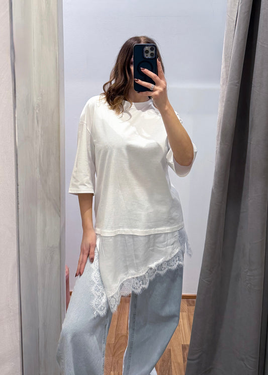 T-shirt Bianca Asimmetrica con Pizzo - SUSY MIX - MARYGIÒ