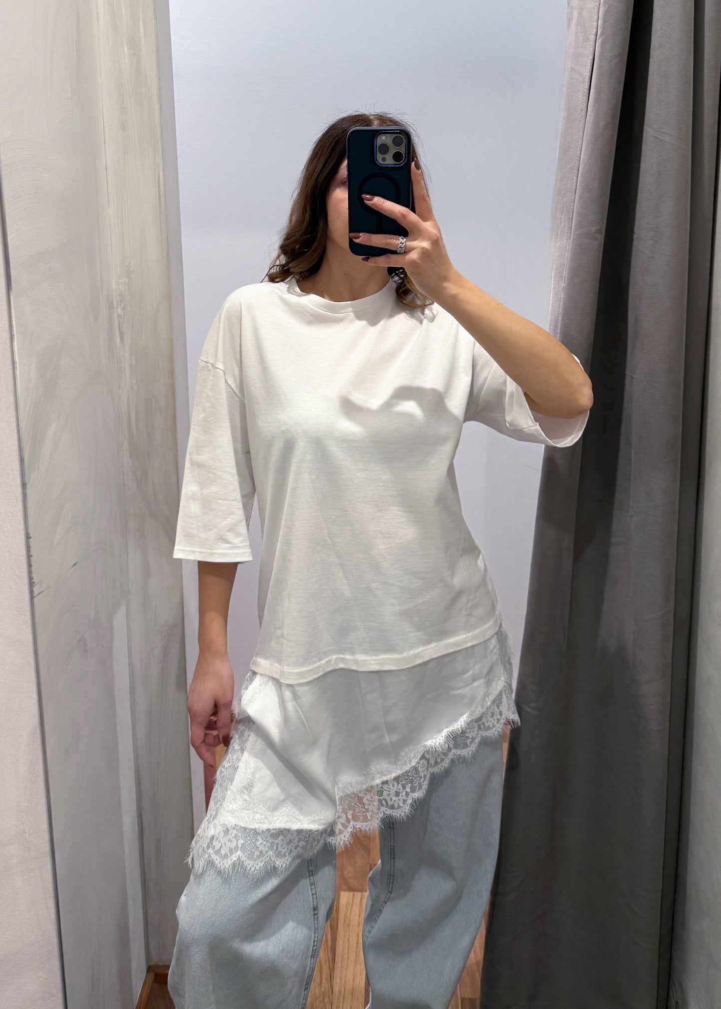 T-shirt Bianca Asimmetrica con Pizzo - SUSY MIX - MARYGIÒ